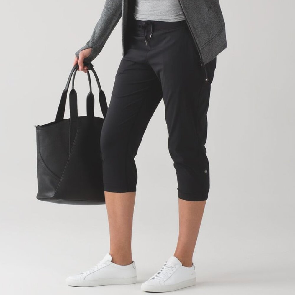 [Lululemon] Dance Studio Crop in Black 6